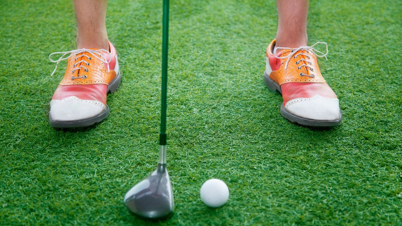 Pros and Cons of Spikeless Golf Shoes Pro Golf Tips