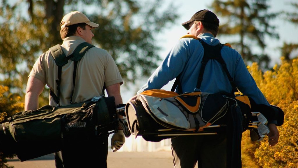 How to Choose the Right Golf Bag
